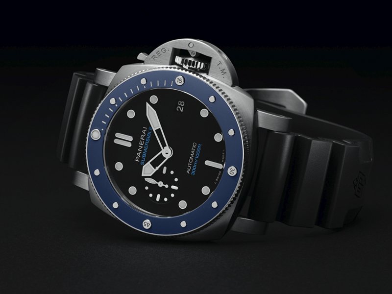 Новое поступление. Panerai Submersible Azzurro 42 mm PAM01209