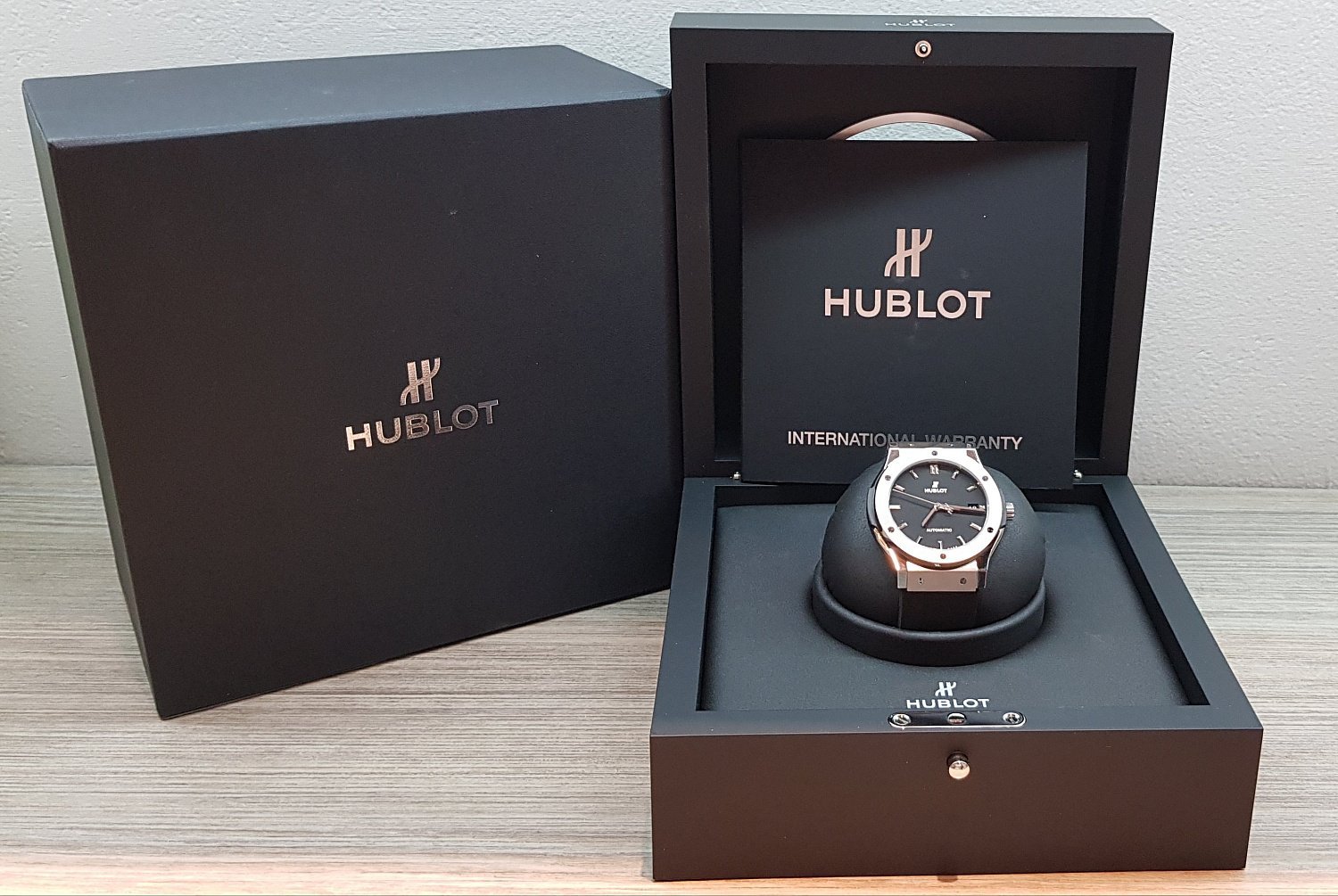 Фирменная шкатулка для хранения Hublot