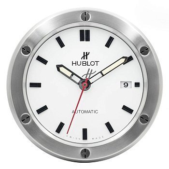 Настенные часы Hublot Classic Fusion