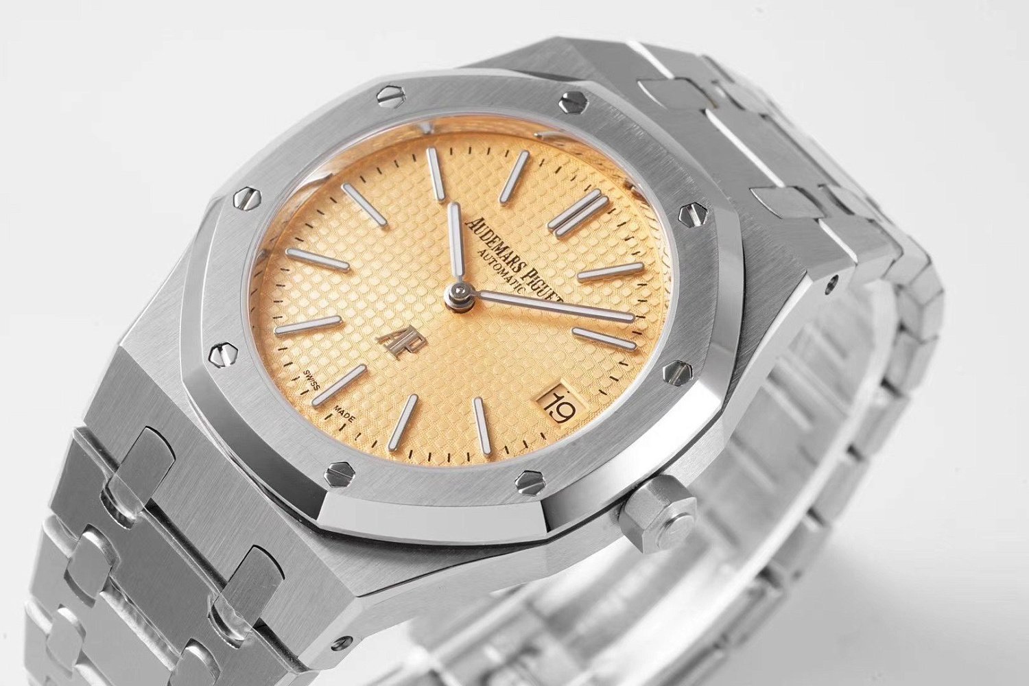 Audemars Piguet Royal Oak Jumbo Extra-thin 15202BC.OO.1240BC.01
