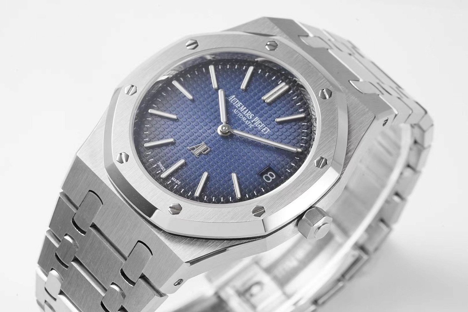 Audemars Piguet Royal Oak Jumbo Extra-Thin 15202IP.OO.1240IP.01